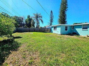 10548 112th Ave in Largo, FL - Building Photo - Building Photo