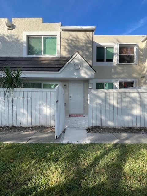 6840 SW 45th Ln in Miami, FL - Building Photo - Building Photo
