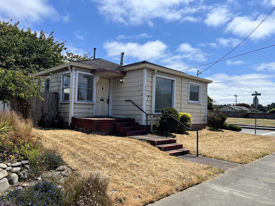2937 I St in Eureka, CA - Building Photo