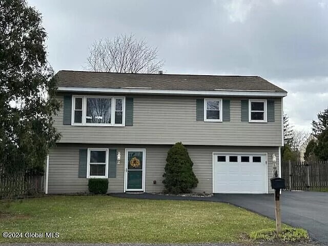 2 Long Ave in Latham, NY - Building Photo