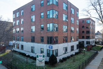 3075 E Cheltenham in Chicago, IL - Building Photo - Building Photo