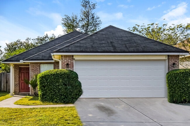 property at 1542 Slash Pine Ct
