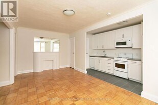 394 Avenue Rd in Toronto, ON - Building Photo