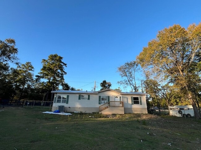 12070 Clark Ln in Conroe, TX - Foto de edificio - Building Photo