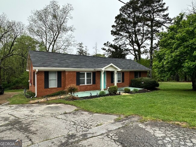 2486 Hilltop Dr in Buchanan, GA - Building Photo - Building Photo