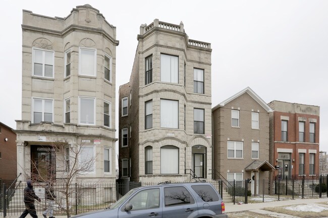 1308 S Sawyer Ave in Chicago, IL - Building Photo - Building Photo