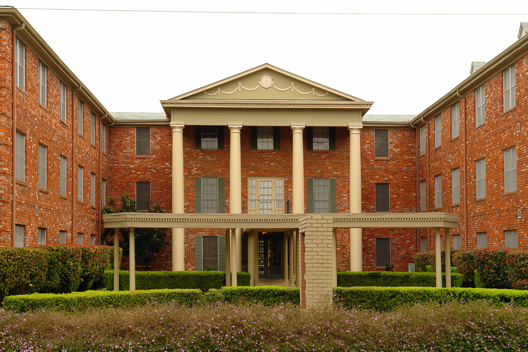 The Mayfair in San Antonio, TX - Building Photo