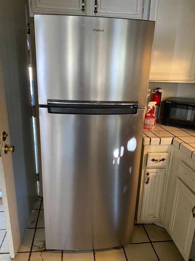 317 Arrowhead Dr in Vallejo, CA - Building Photo - Building Photo