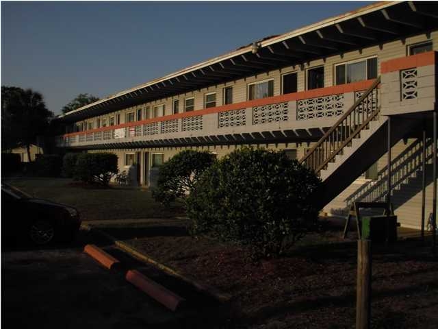 Sand Pebbles Apartments in Fort Walton Beach, FL - Building Photo