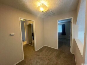 1900 E Minaret Cir in Reno, NV - Building Photo - Building Photo