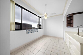 1111 Hermann Dr in Houston, TX - Building Photo - Building Photo