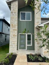 548 Wilshire Rd in San Marcos, TX - Building Photo - Building Photo