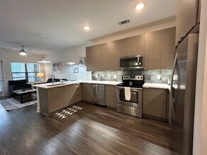 455 Legends Pl in Atlanta, GA - Building Photo - Building Photo