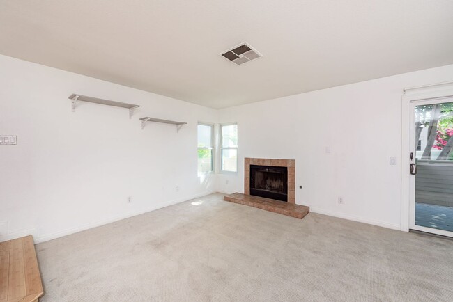 9260 Towne Centre Dr in San Diego, CA - Building Photo - Building Photo