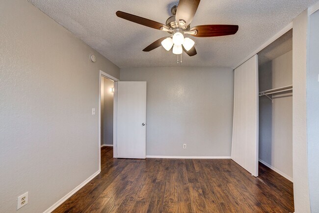 11038 E 15th Pl in Tulsa, OK - Building Photo - Building Photo