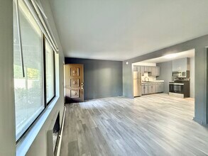 388 S Main St-Unit -5 in Seymour, CT - Building Photo - Building Photo