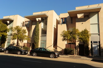 Lusso Lofts in San Diego, CA - Building Photo - Building Photo