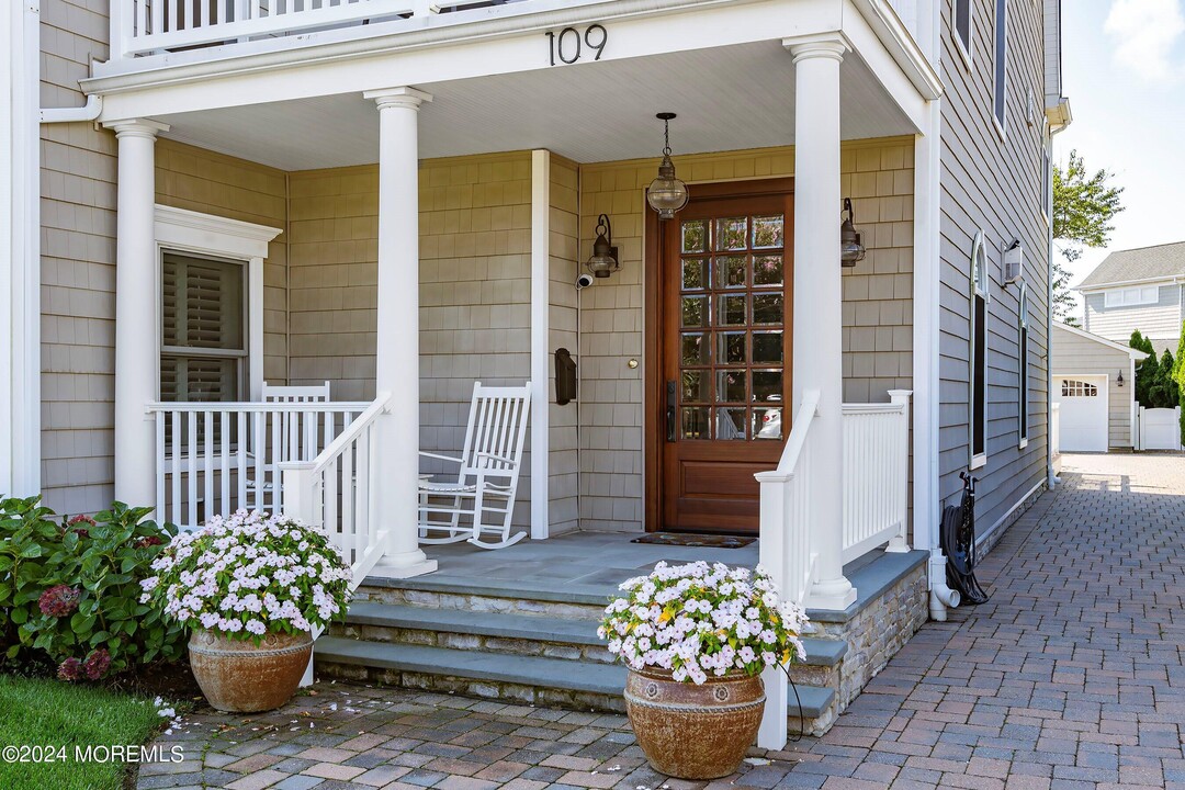 109 Salem Ave in Spring Lake, NJ - Building Photo