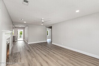 631 Young St in Melbourne, FL - Foto de edificio - Building Photo