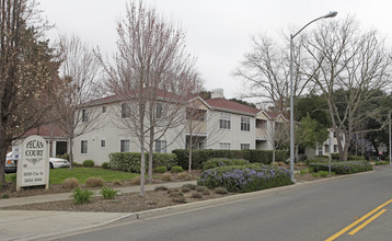 Pecan Court Apartments in Napa, CA - Building Photo - Building Photo