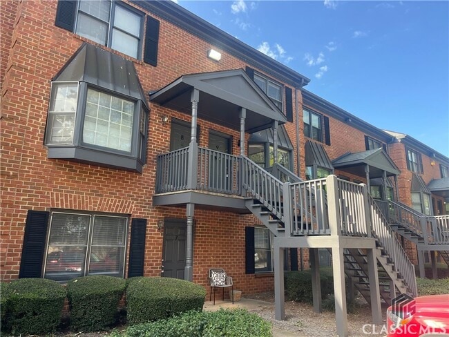 property at 550 Dearing St