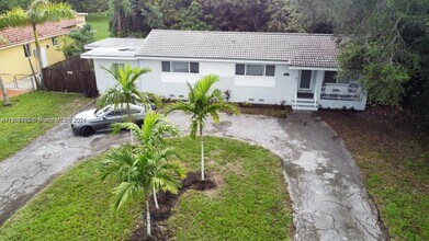 14240 NW 2nd Ave in Miami, FL - Building Photo - Building Photo