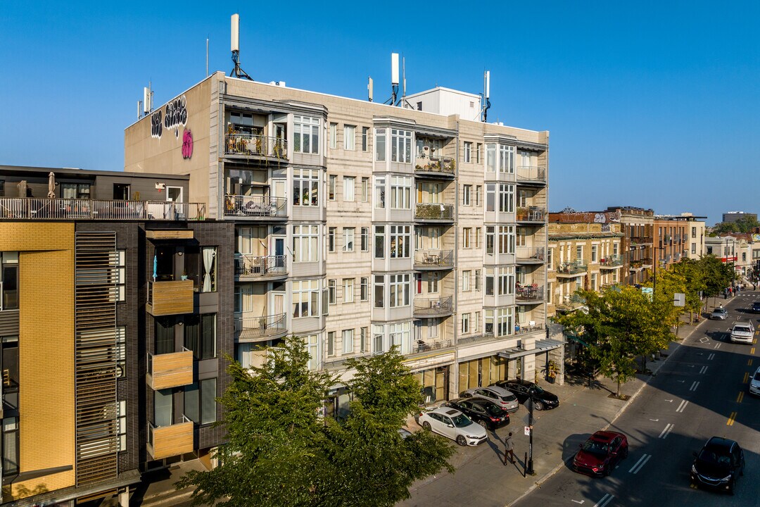 5253 Du Parc in Montréal, QC - Building Photo