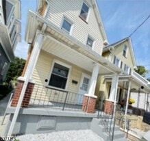 61 Rose St in Phillipsburg, NJ - Building Photo