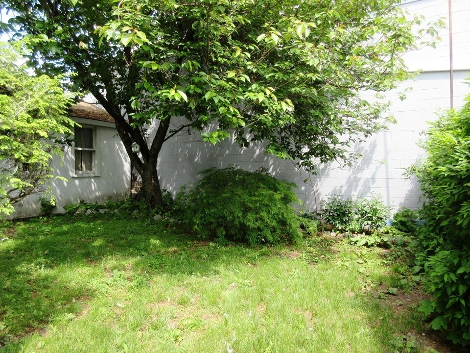 2 Linwood Ter in Caldwell, NJ - Building Photo