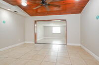 201 Fairview Ave in Ft. Myers, FL - Foto de edificio - Building Photo