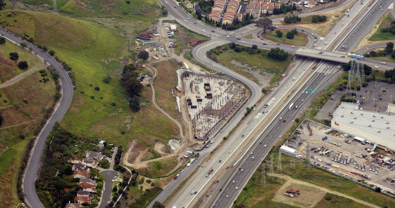 Mission Hills Square in Fremont, CA - Building Photo