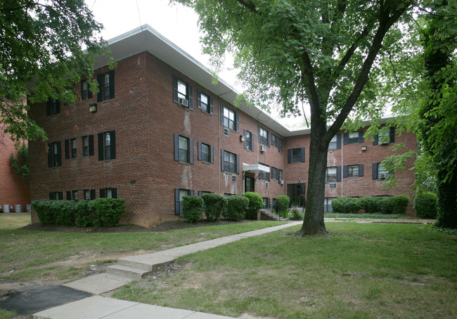 1215 N Quinn St in Arlington, VA - Building Photo - Building Photo