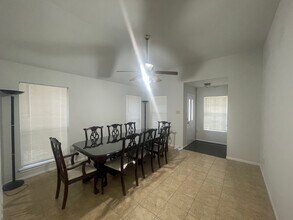 7814 Log Hollow Dr in Houston, TX - Building Photo - Building Photo