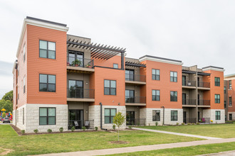 Garfield School Senior Residences in Moline, IL - Building Photo - Building Photo