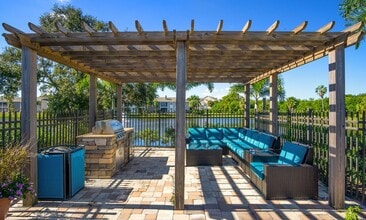 Inlet Bay at Gateway in St. Petersburg, FL - Foto de edificio - Building Photo