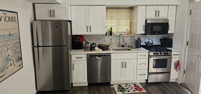 17 Rossmore Ave, Unit 17 Rossmore Ave