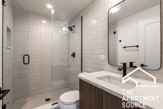 5609 N Hermitage Ave, Unit 1 in Chicago, IL - Foto de edificio - Building Photo