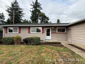 921 NE 178th Ave in Portland, OR - Building Photo - Building Photo
