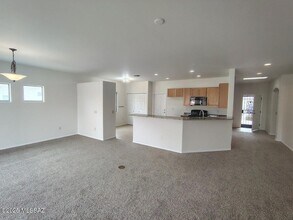 77 E Calle Trona in Green Valley, AZ - Building Photo - Building Photo