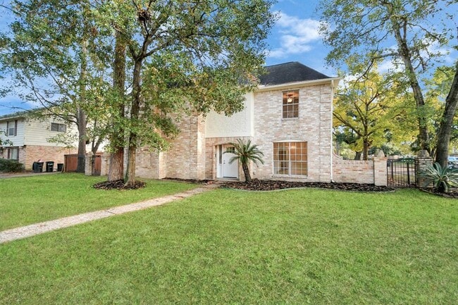 3919 Fernglade Dr in Houston, TX - Building Photo - Building Photo
