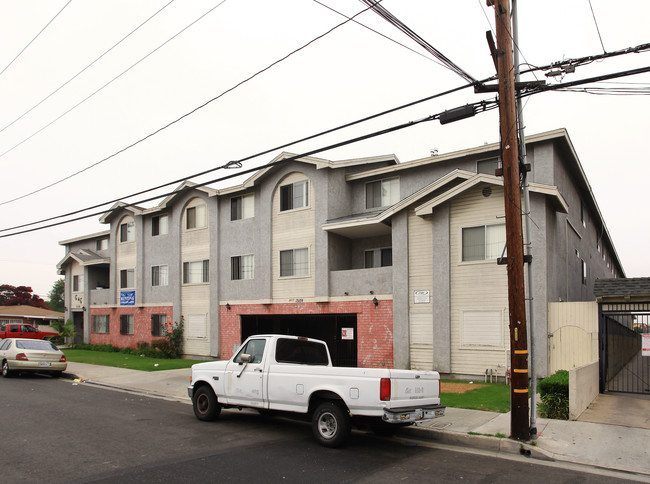 G&G Apartments in Hawthorne, CA - Building Photo - Building Photo