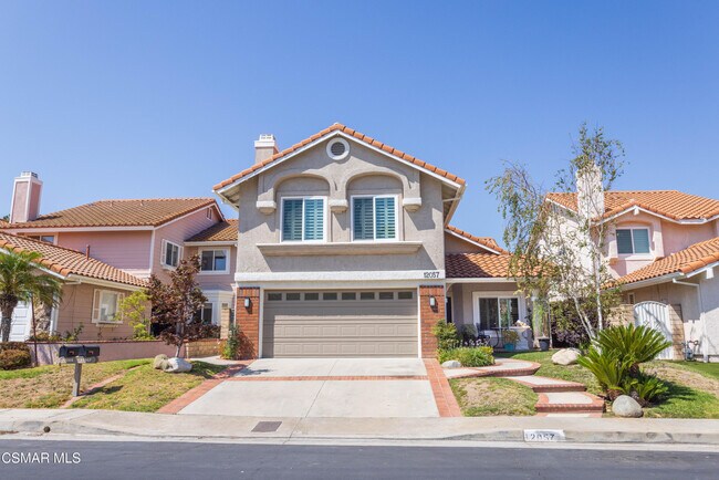12057 Falcon Crest Way in Los Angeles, CA - Building Photo - Building Photo