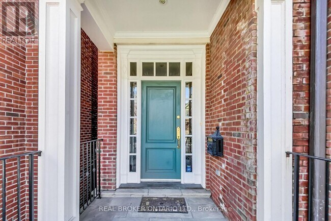 21 Farnham Ave in Toronto, ON - Building Photo - Building Photo