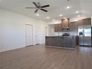 704 W Loren Dr in Siloam Springs, AR - Building Photo - Building Photo