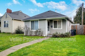 1130 14th St NE in Salem, OR - Building Photo - Building Photo