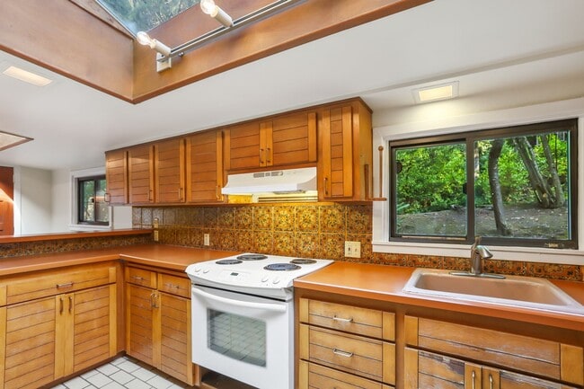 property at 2132 SW Boundary St