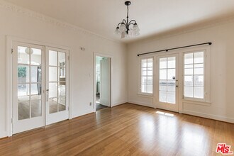 932 S Plymouth Blvd in Los Angeles, CA - Building Photo - Building Photo