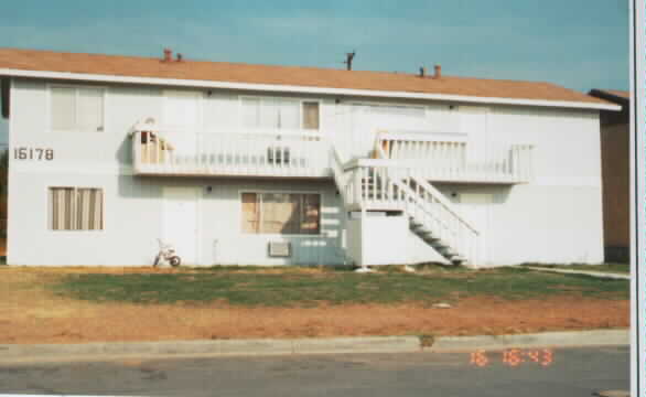 15178 Elm Ct in Moreno Valley, CA - Foto de edificio