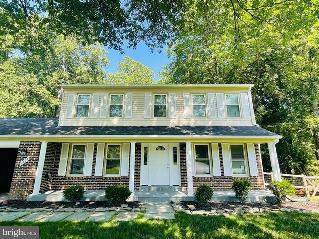 1129 Edward Dr in Great Falls, VA - Building Photo - Building Photo