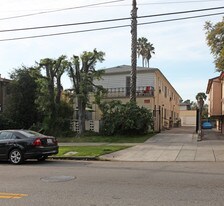 3118-3120 Rowena St in Los Angeles, CA - Building Photo